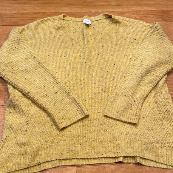 𝅺old navy XL sweater good condition - Picture 1 of 2